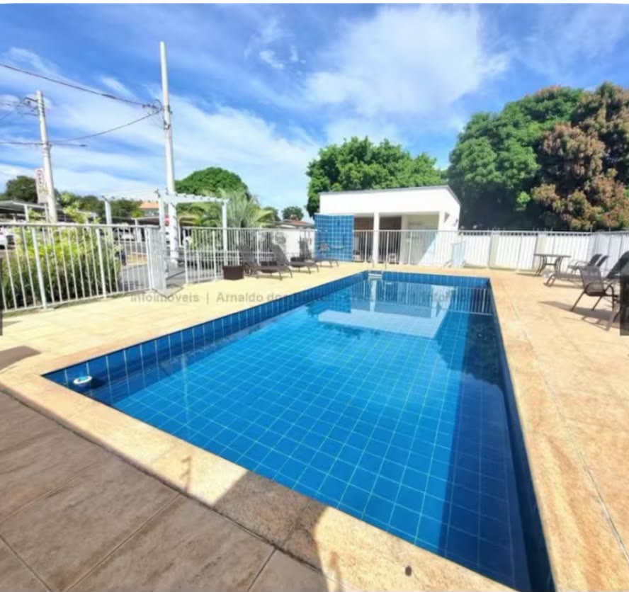 Piscina do condomínio